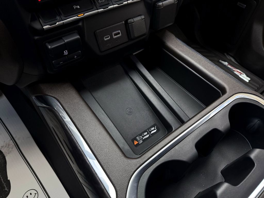 Used 2022 Chevrolet Silverado 1500 LTZ image 32