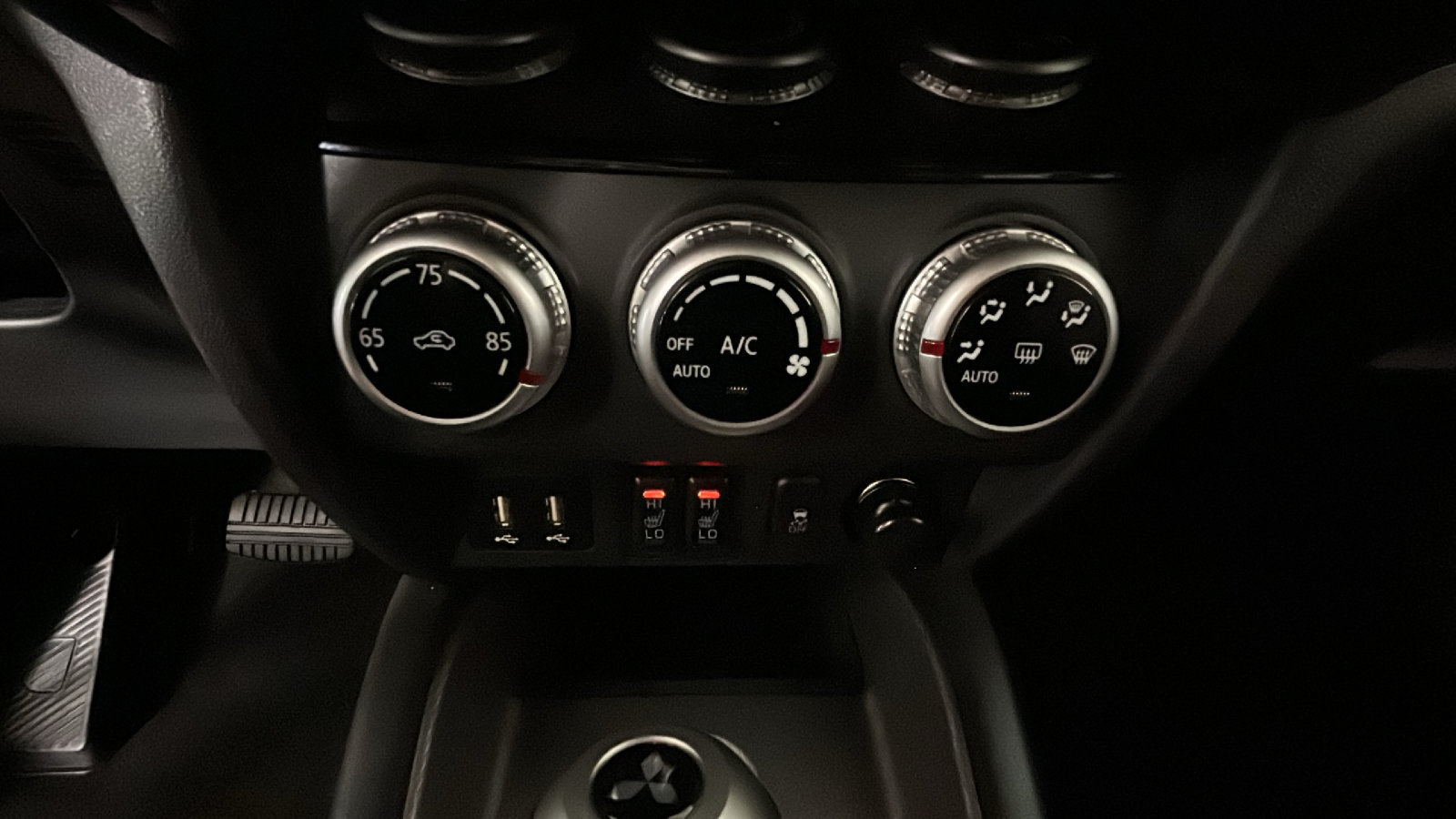 Used 2025 Mitsubishi Outlander Sport SE AWD/4WD image 25