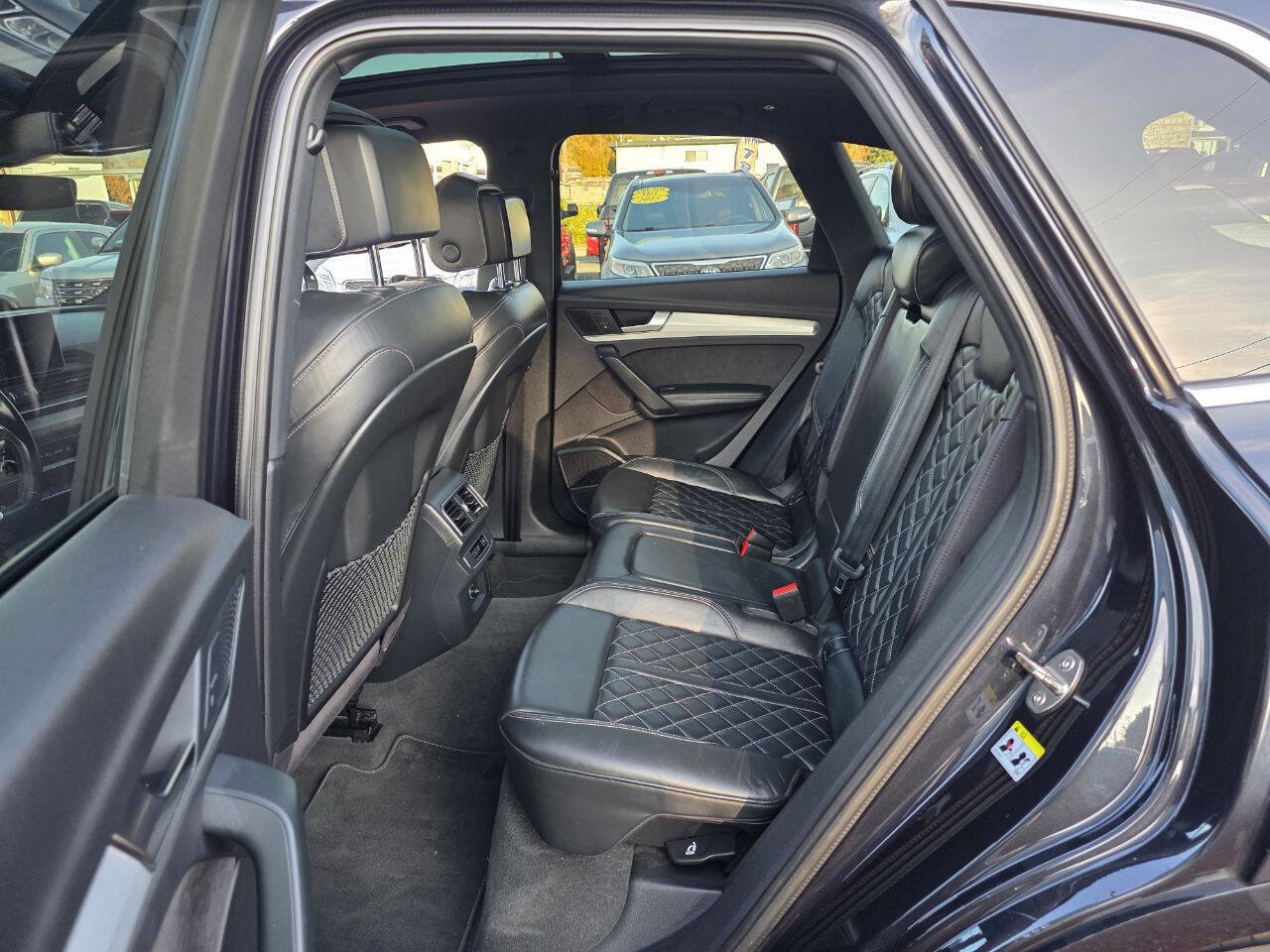 Used 2018 Audi SQ5 Premium Plus AWD/4WD image 29