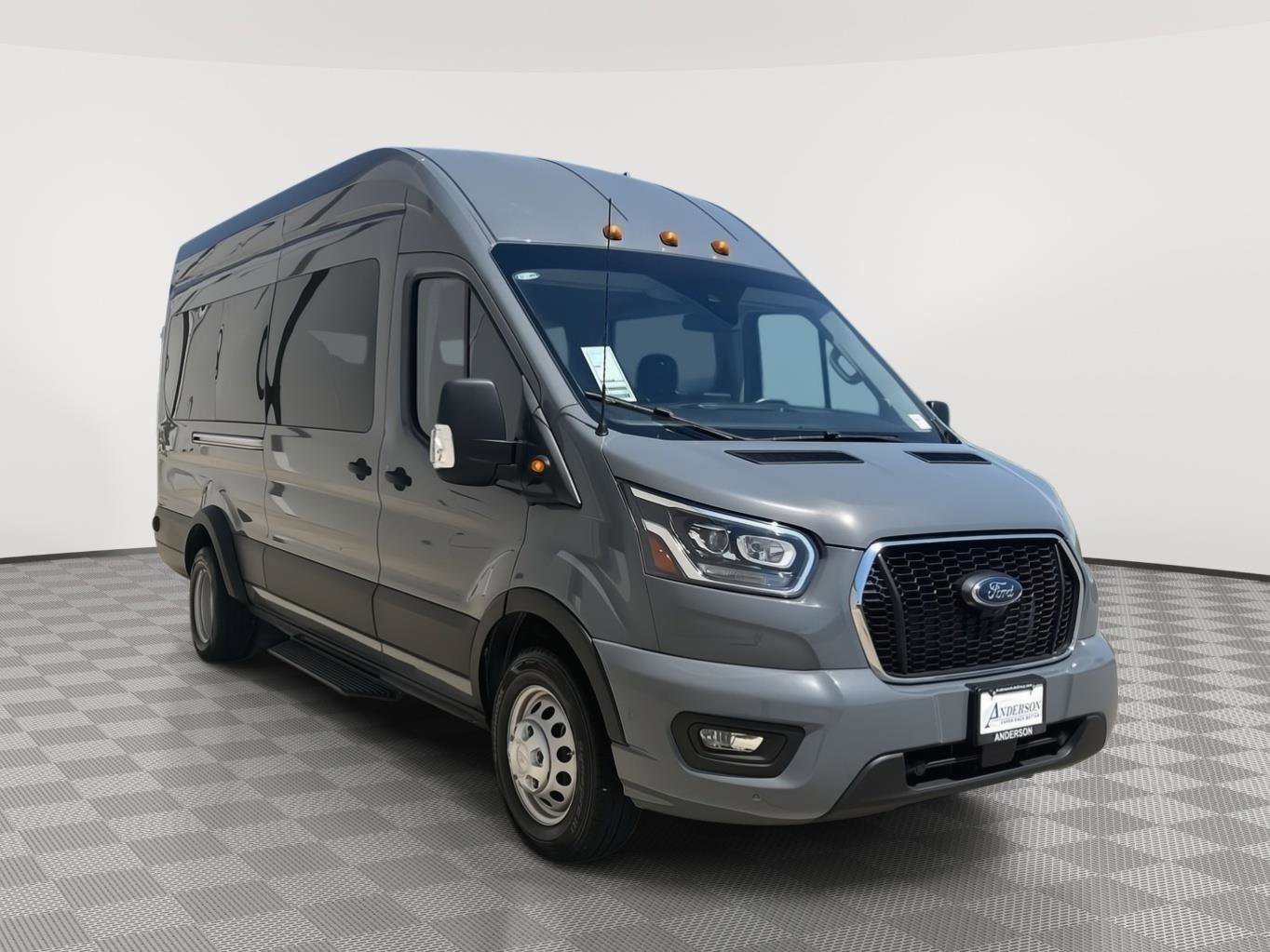 Used 2023 Ford Transit 350 XLT AWD/4WD image 3