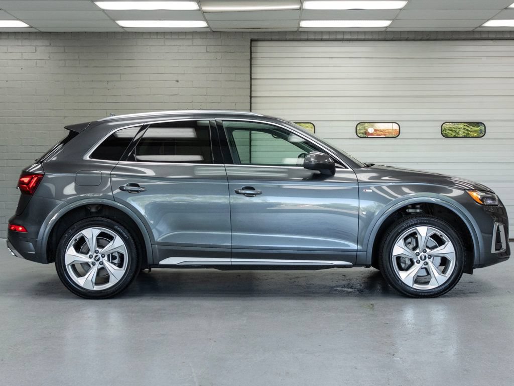 Used 2023 Audi Q5 2.0T Premium Plus w/ Premium Plus Package AWD/4WD image 3