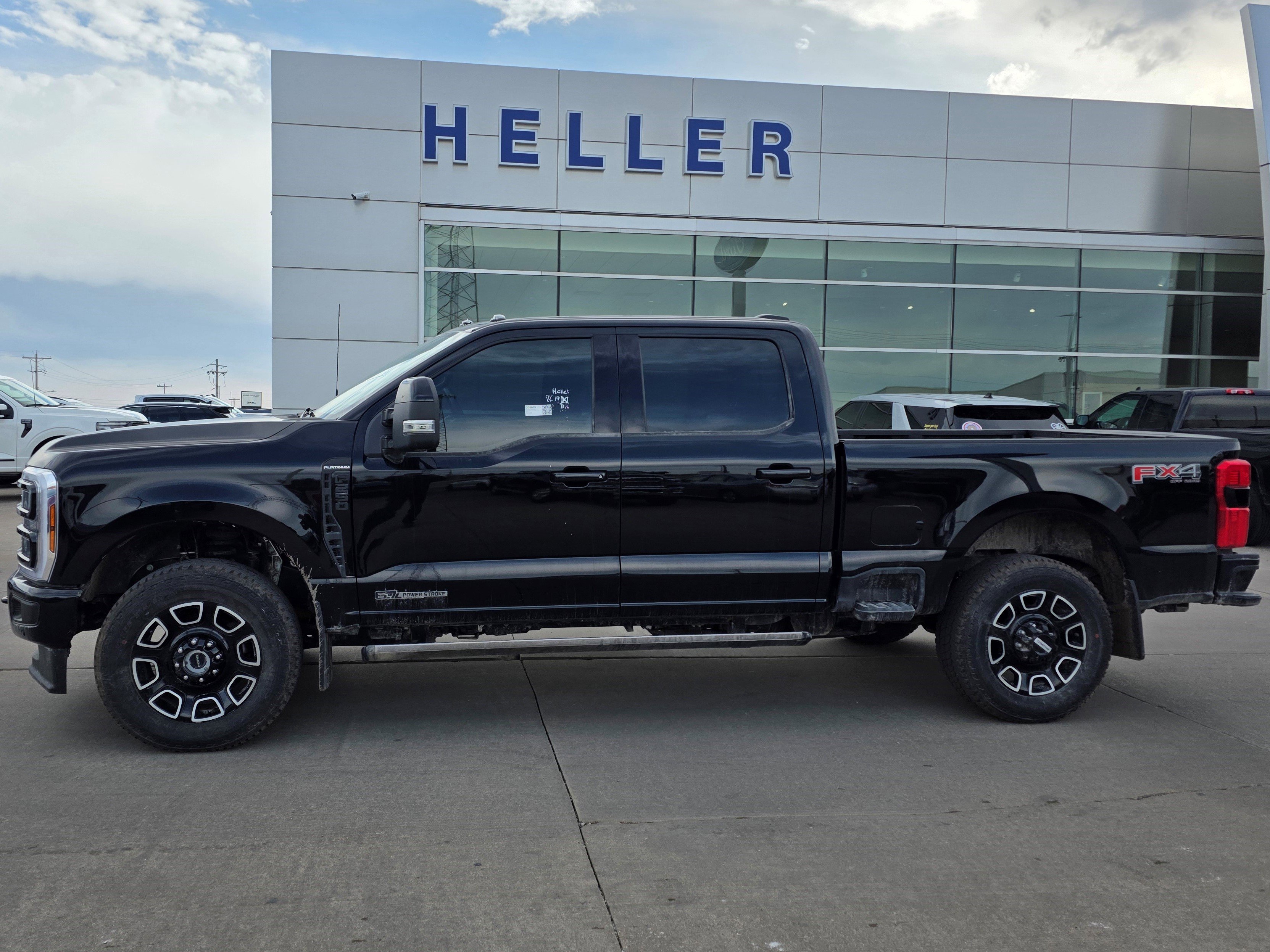 Used 2025 Ford F250 Platinum image 3