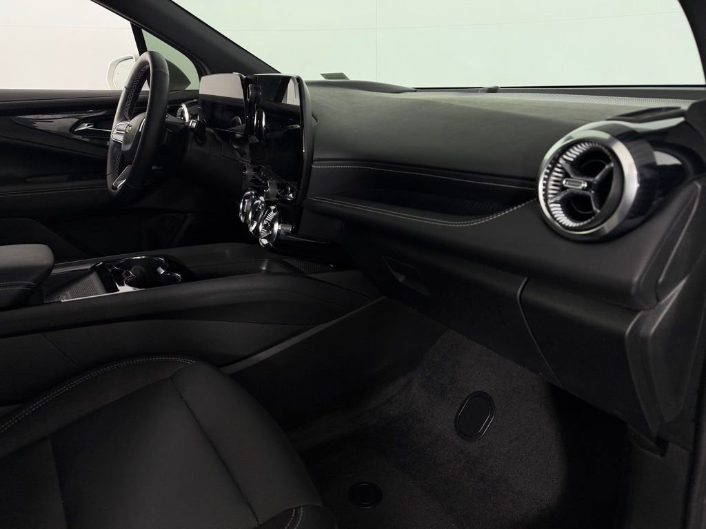 Used 2025 Chevrolet Blazer EV LT image 32