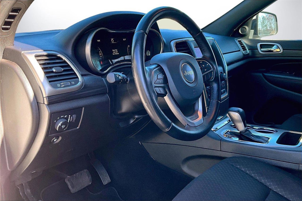 Certified 2021 Jeep Grand Cherokee Laredo image 18