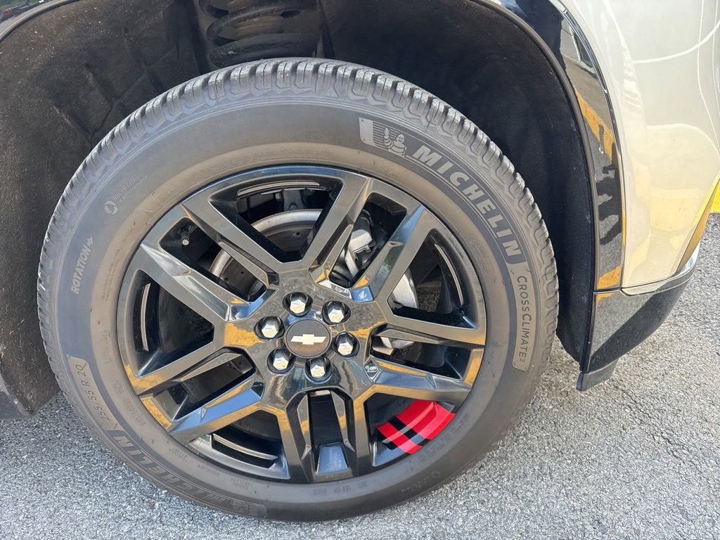 Used 2019 Chevrolet Traverse Premier w/ Redline Edition AWD/4WD image 4