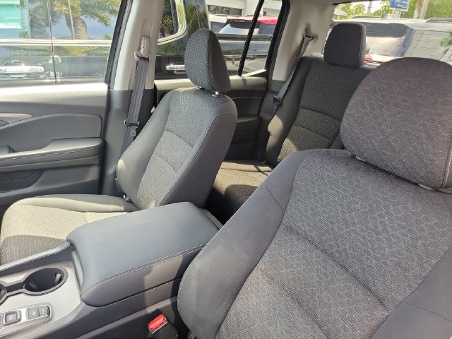 Used 2025 Honda Ridgeline Sport image 9
