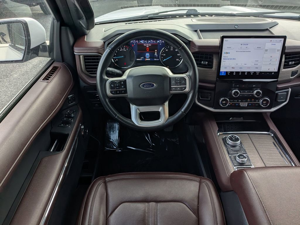 Used 2024 Ford Expedition Limited image 16