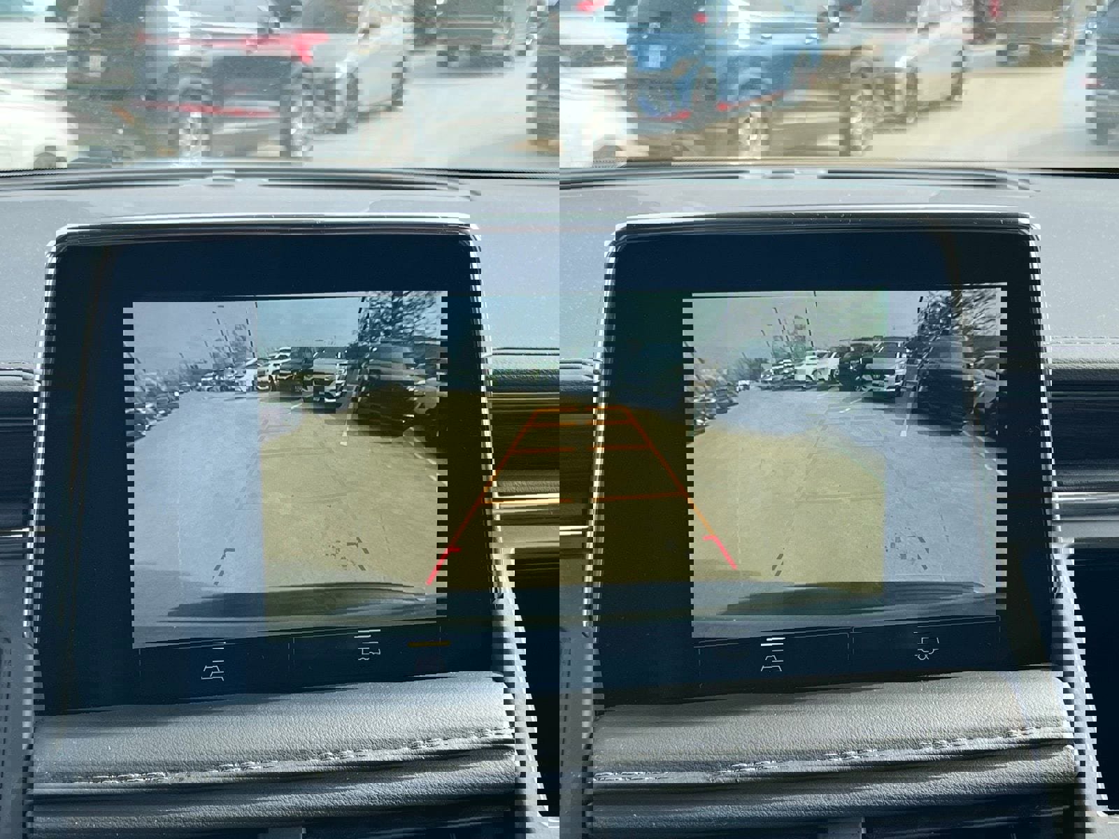 Used 2024 Chevrolet Suburban LT image 34