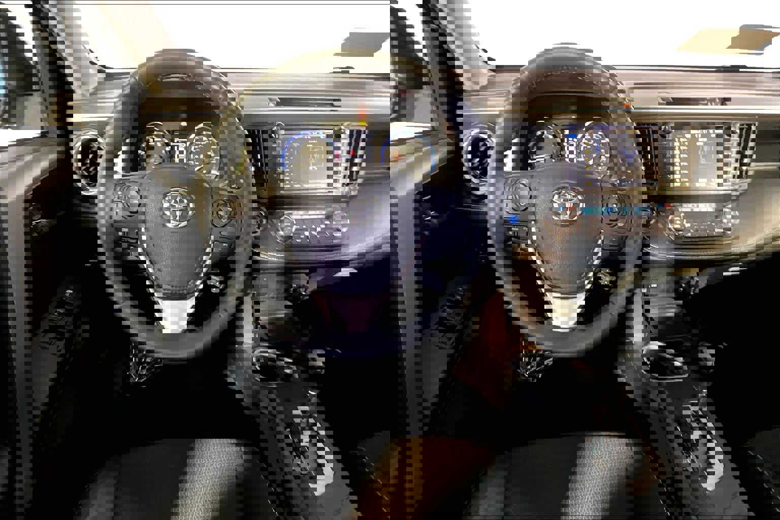 Used 2017 Toyota RAV4 XLE image 5