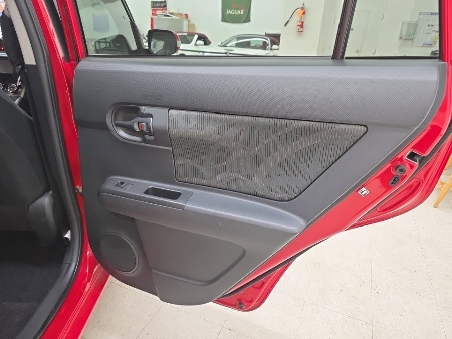 Used 2015 Scion xB FWD image 14