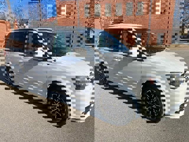 Used 2015 Dodge Grand Caravan R/T image 3