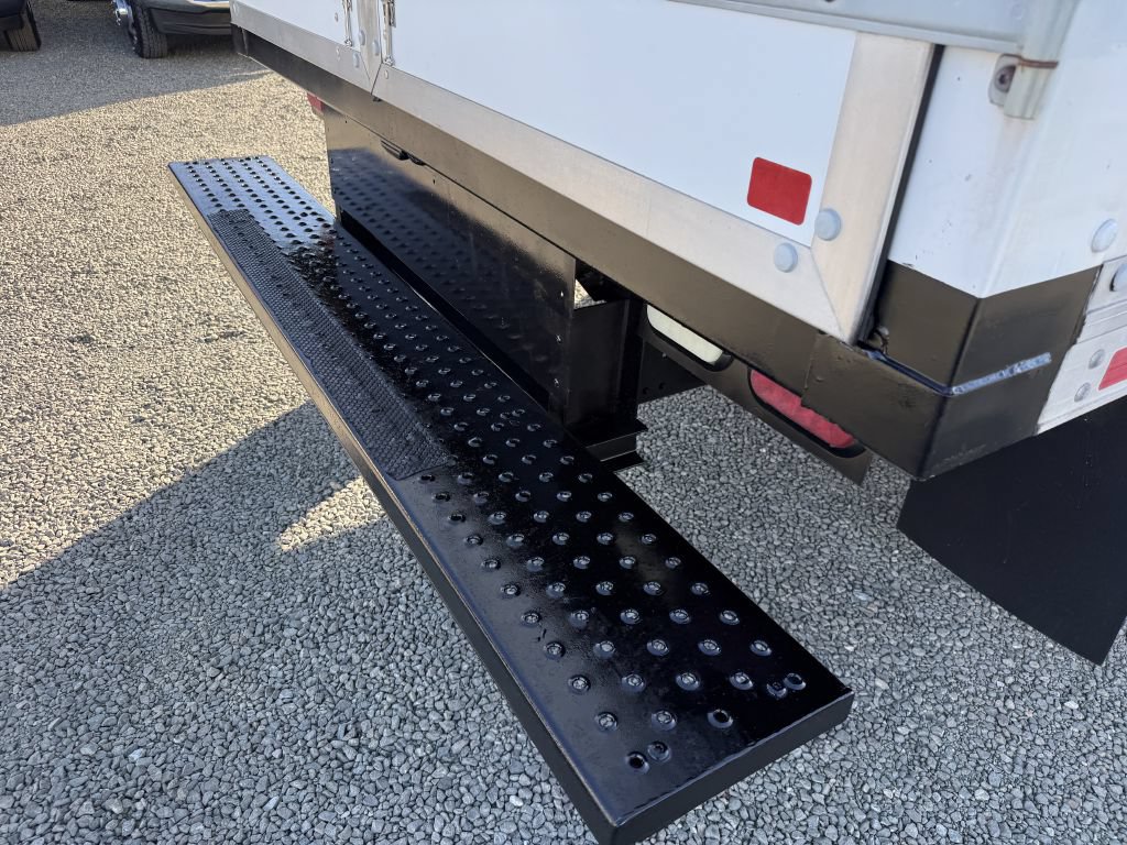 Used 2013 Ford E-450 and Econoline 450 Super Duty RWD image 10