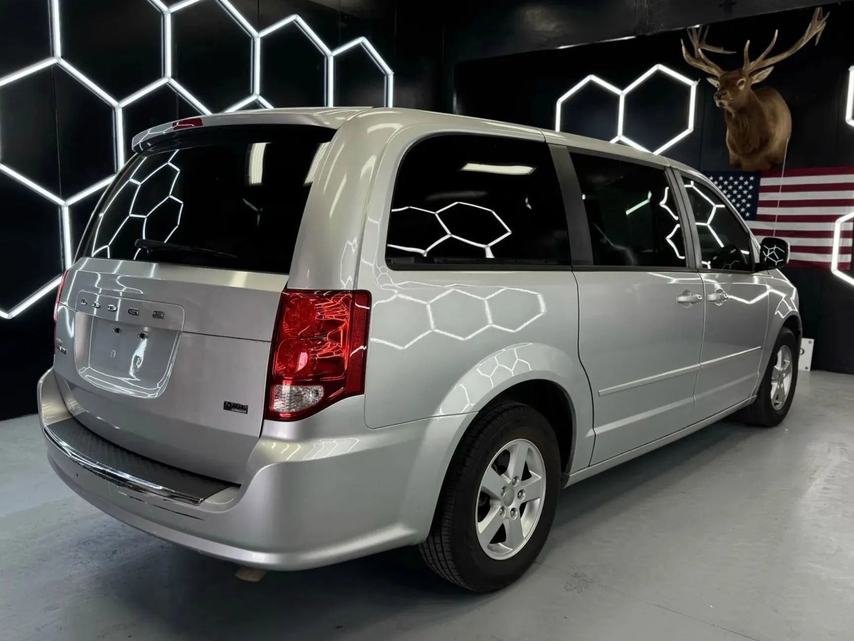 Used 2012 Dodge Grand Caravan SXT FWD image 6