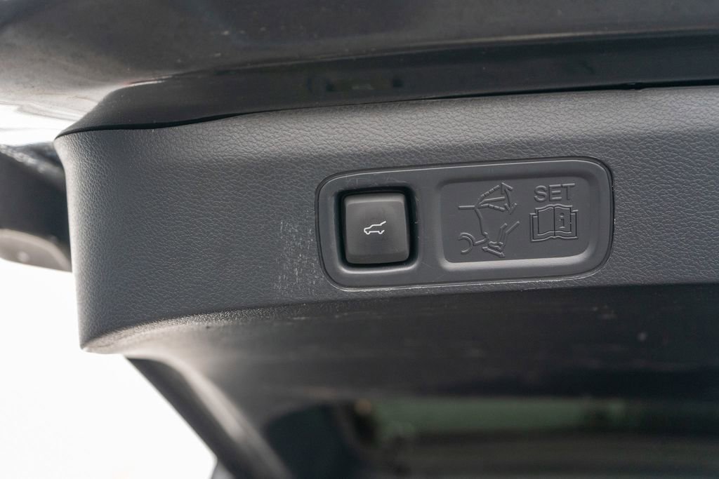 Used 2023 Lincoln Navigator Reserve image 11