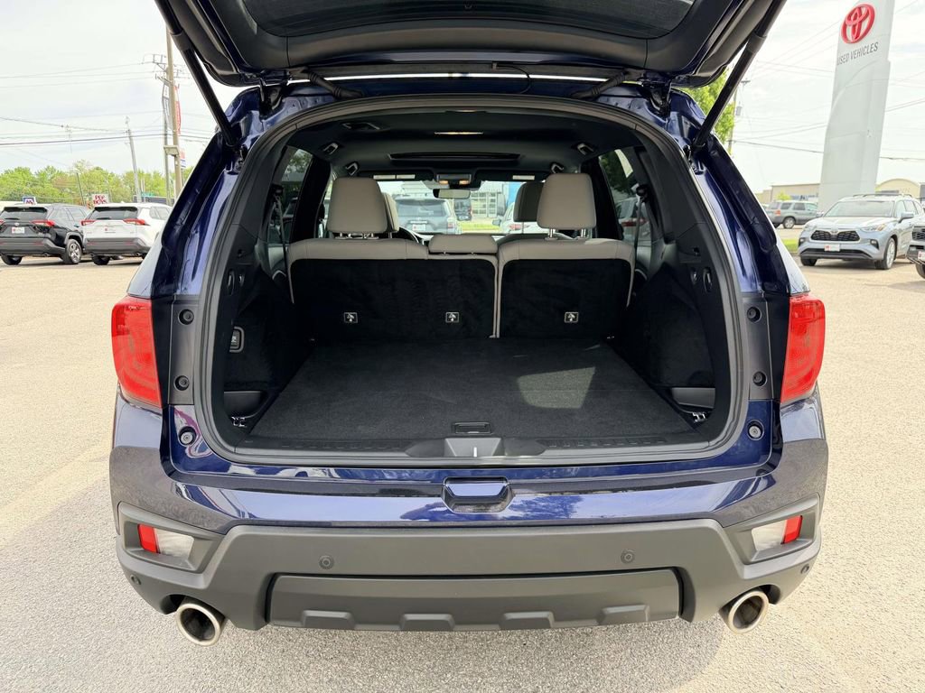 Used 2023 Honda Passport EX-L image 16