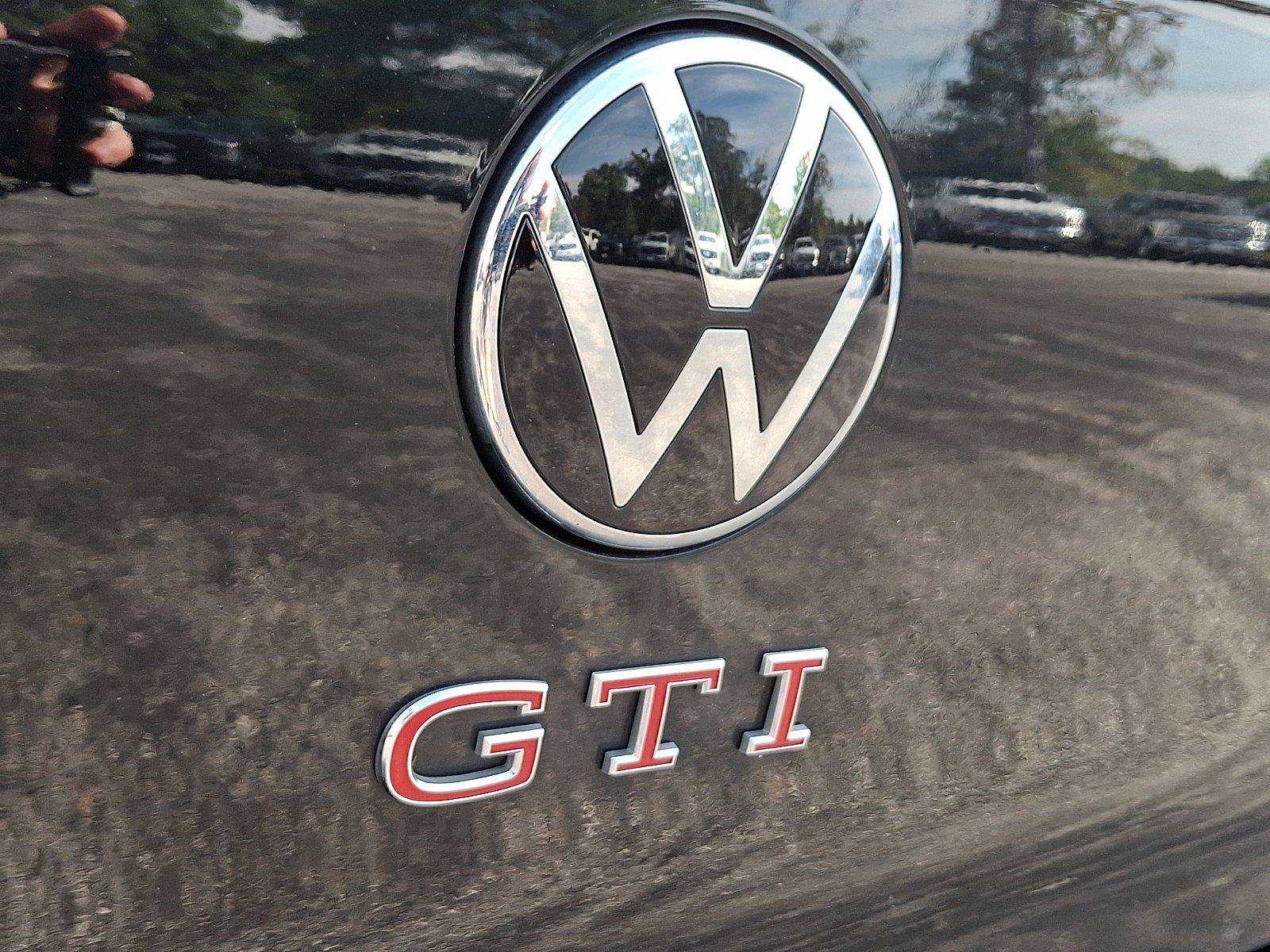 Used 2024 Volkswagen GTI SE FWD image 30