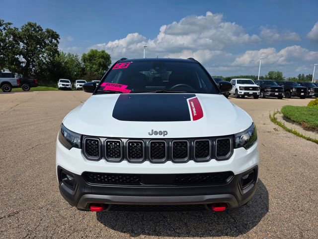 Used 2023 Jeep Compass Trailhawk image 3