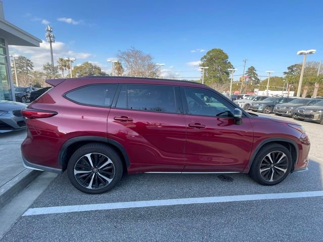 Used 2021 Toyota Highlander XSE image 6