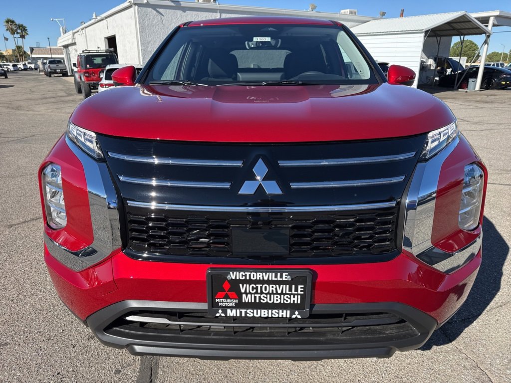 New 2025 Mitsubishi Outlander ES image 2