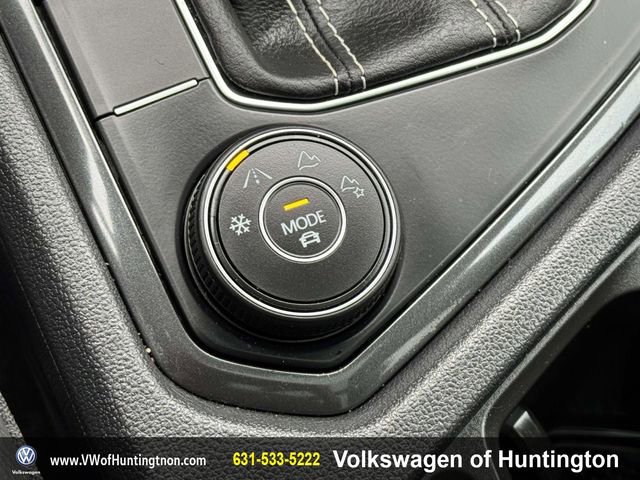 Certified 2023 Volkswagen Tiguan SEL R-Line image 29
