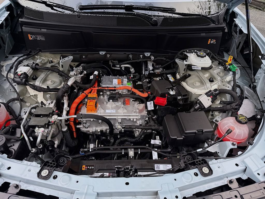 New 2026 Cadillac Vistiq Sport w/ LPO, Floor Liner Package image 33