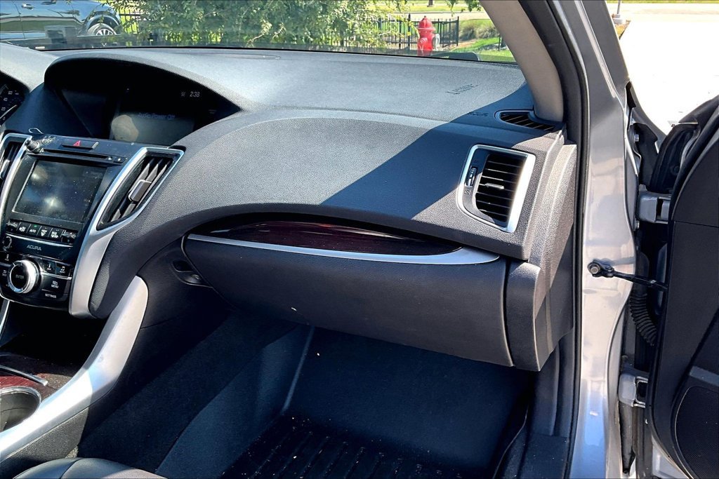 Used 2015 Acura TLX FWD image 18