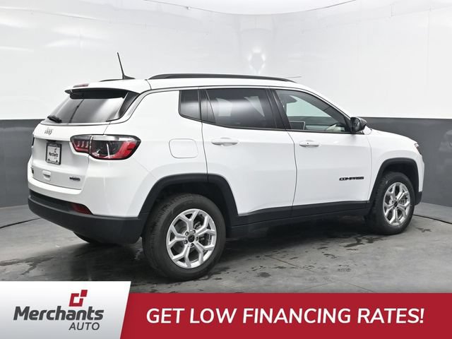 Used 2025 Jeep Compass Latitude AWD/4WD image 8