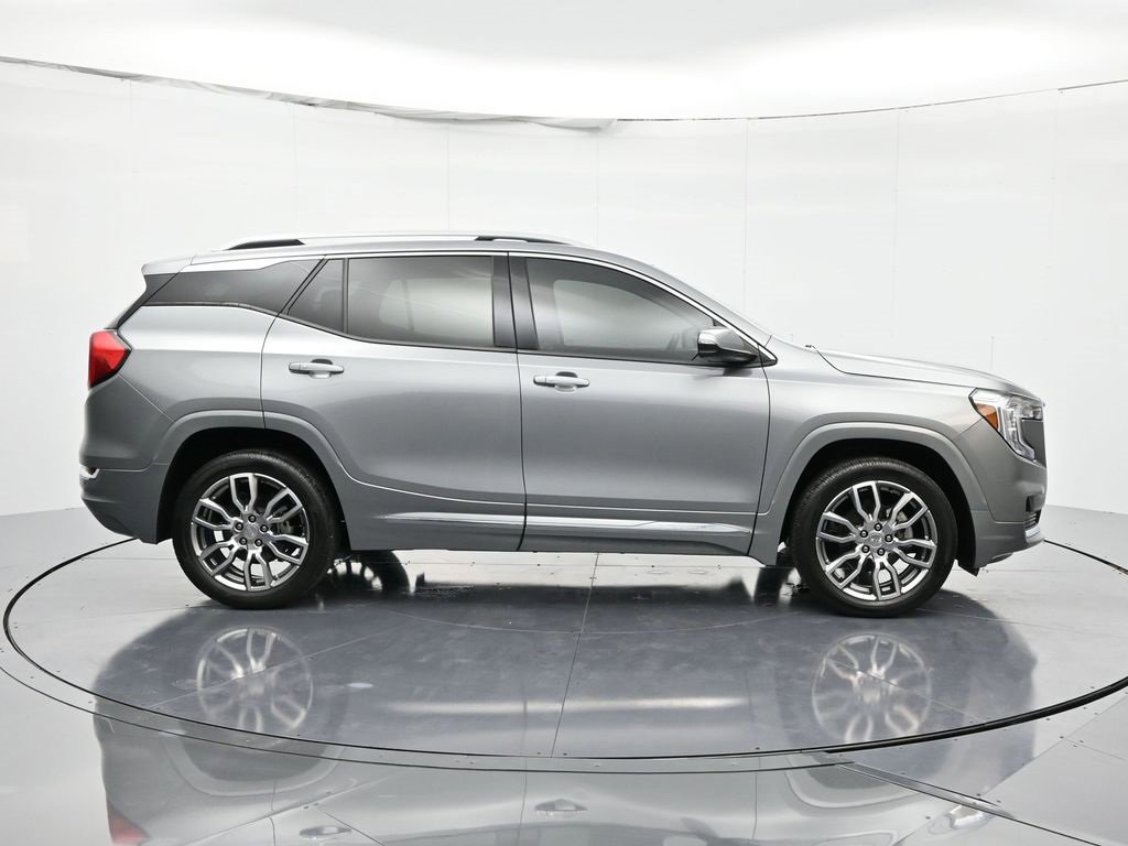 Used 2023 GMC Terrain Denali image 4