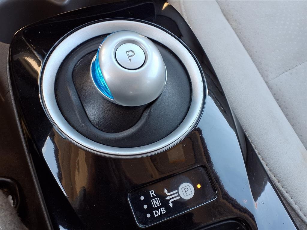 Used 2014 Nissan Leaf SV w/ LED & Quick Charge Package image 24