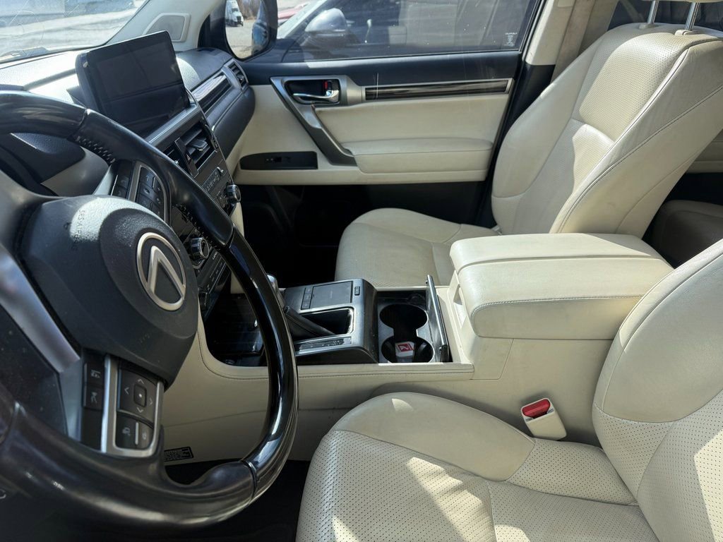 Used 2022 Lexus GX 460 Luxury w/ Off Road Package AWD/4WD image 41