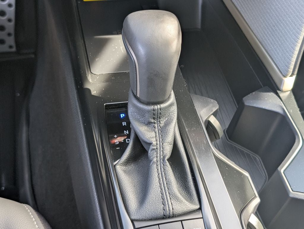 Used 2026 Toyota Camry SE FWD image 25