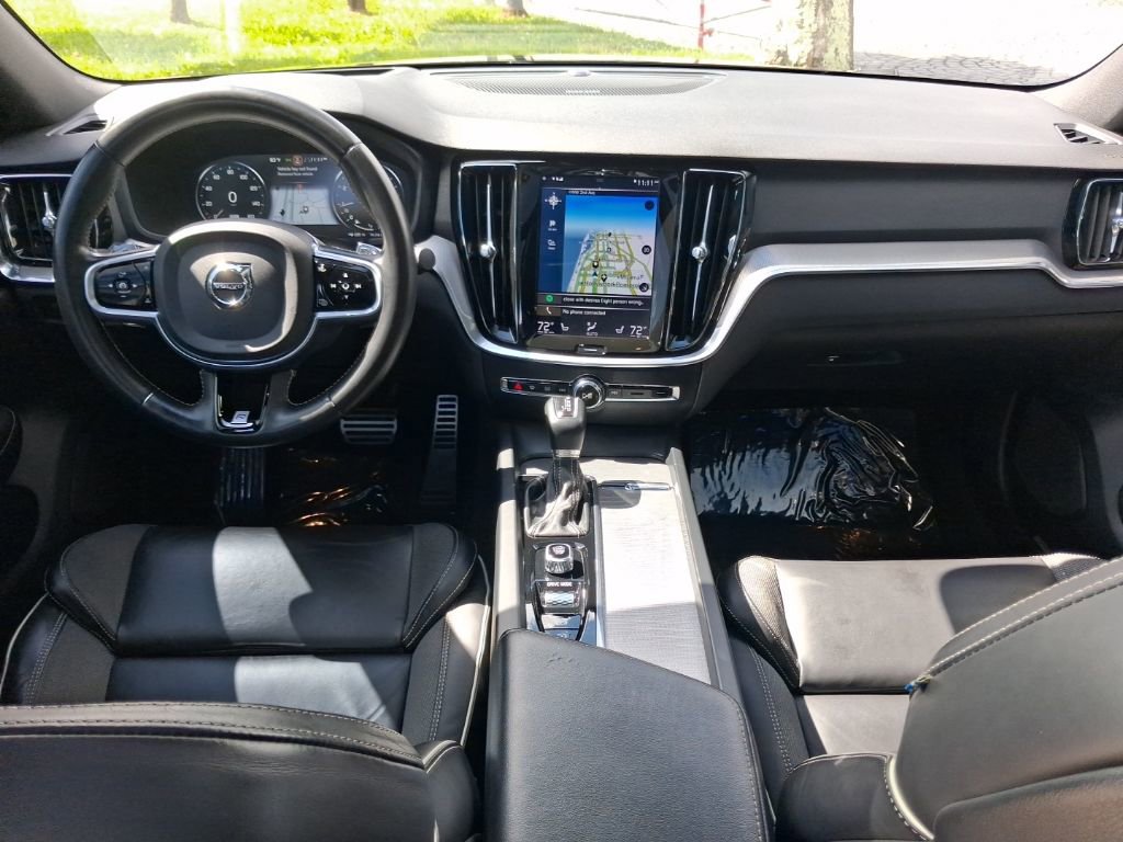 Used 2019 Volvo S60 T6 R-Design image 9
