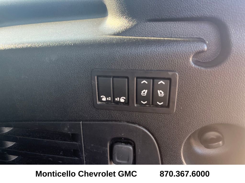 Used 2019 Chevrolet Suburban Premier AWD/4WD image 32