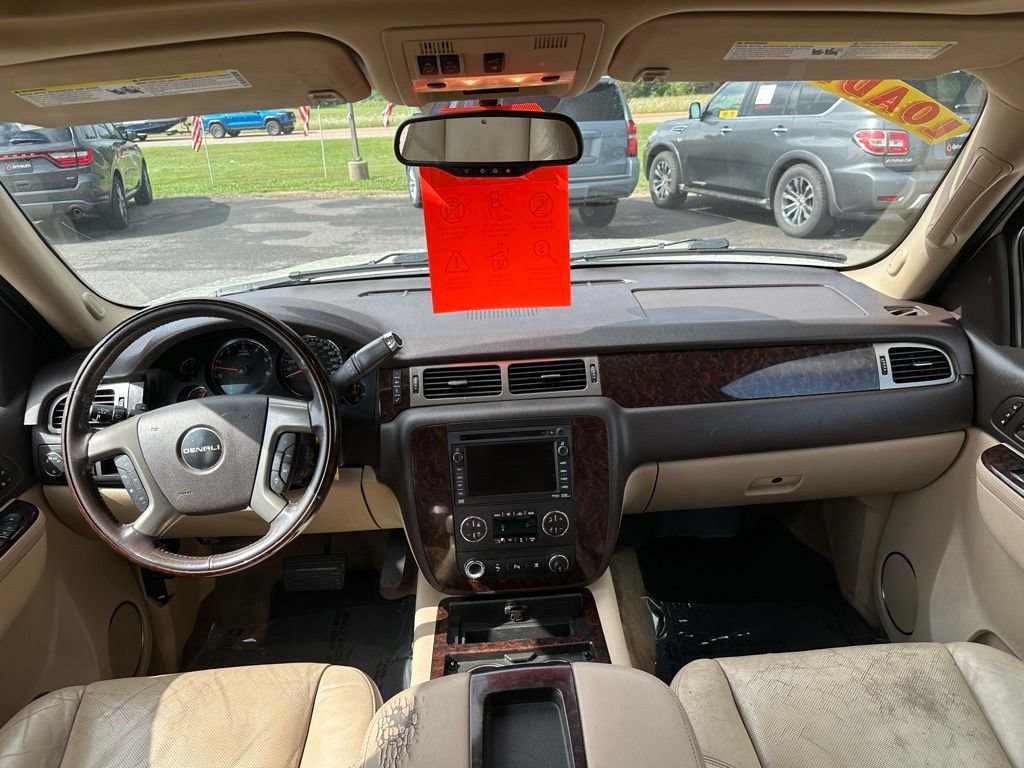 Used 2011 GMC Yukon XL Denali RWD image 22