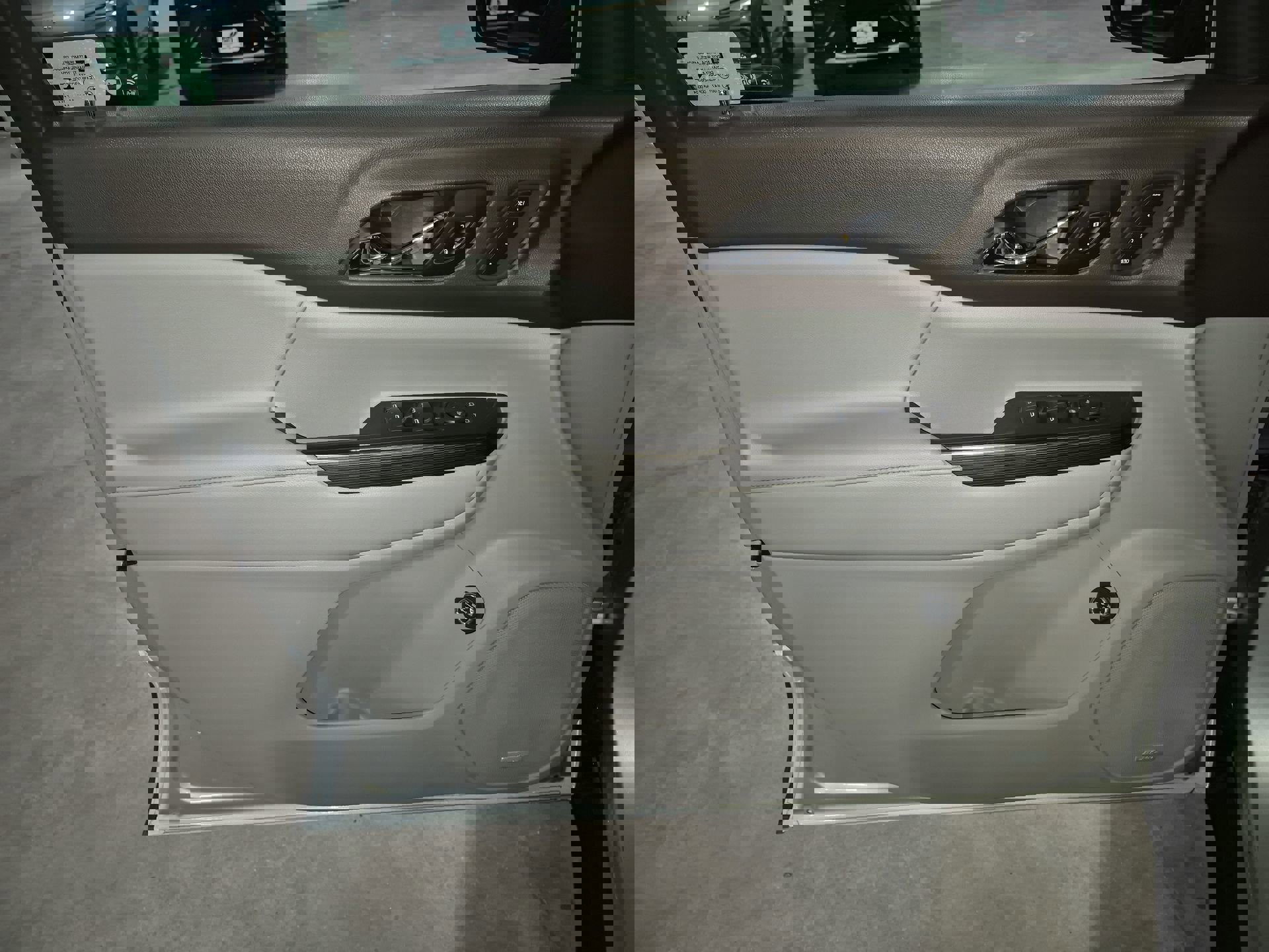 Used 2018 GMC Acadia SLT image 23