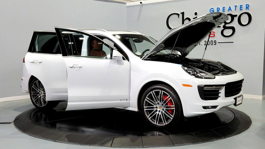 Used 2017 Porsche Cayenne GTS image 9