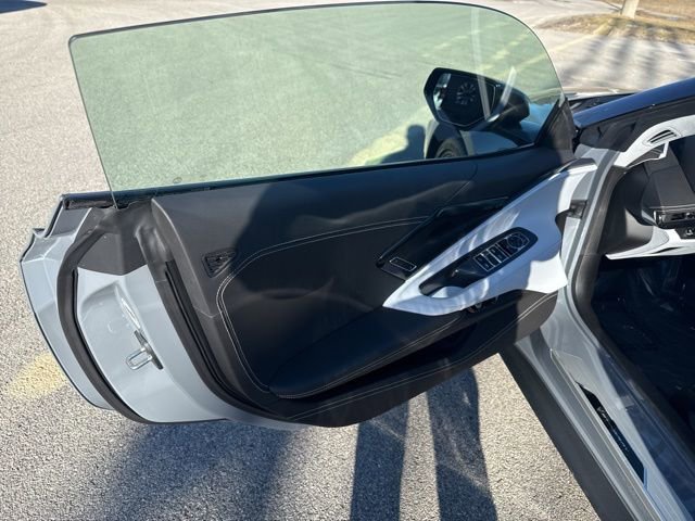 Used 2025 Chevrolet Corvette Stingray Premium Conv w/ Z51 Performance Package image 14