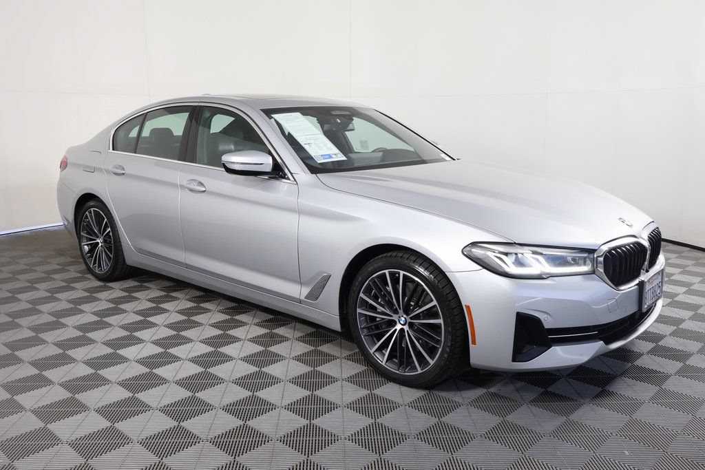 Used 2021 BMW 540i w/ Premium Package RWD image 3