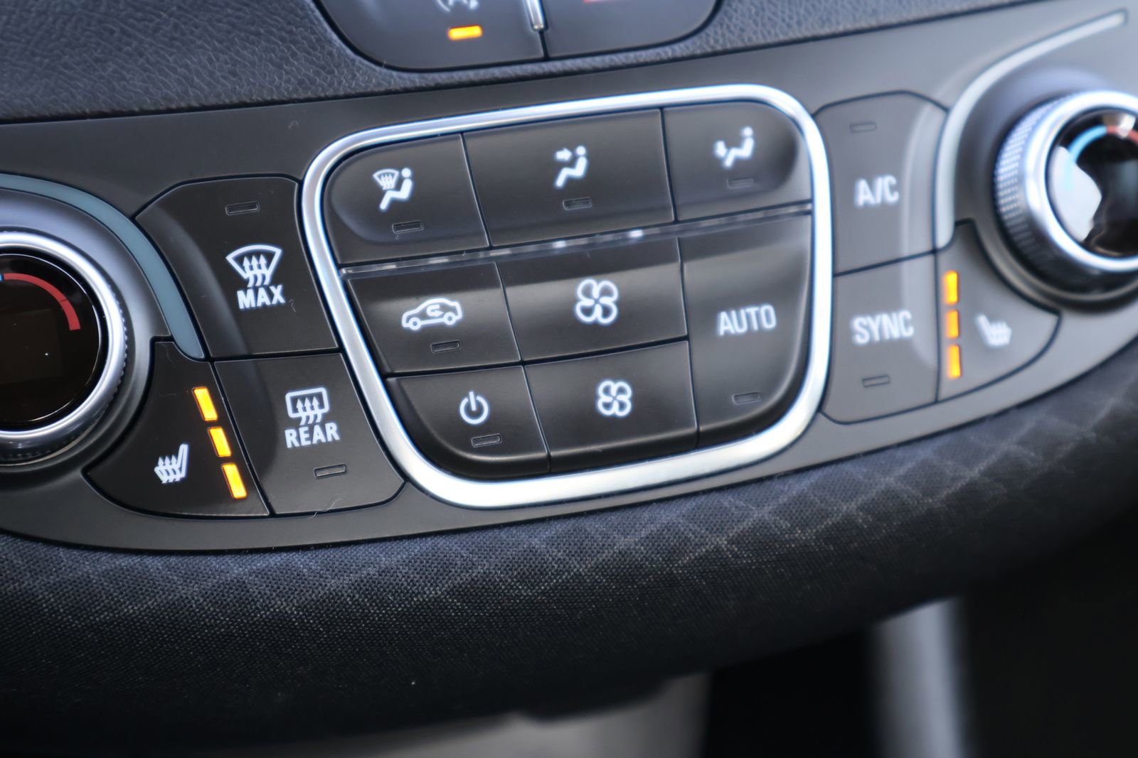 Used 2025 Chevrolet Malibu LT image 28