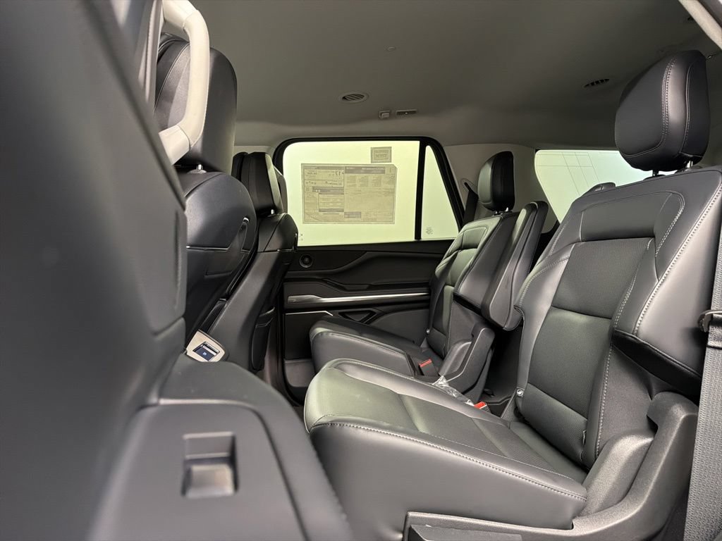 New 2026 Lincoln Navigator Premiere AWD/4WD image 34
