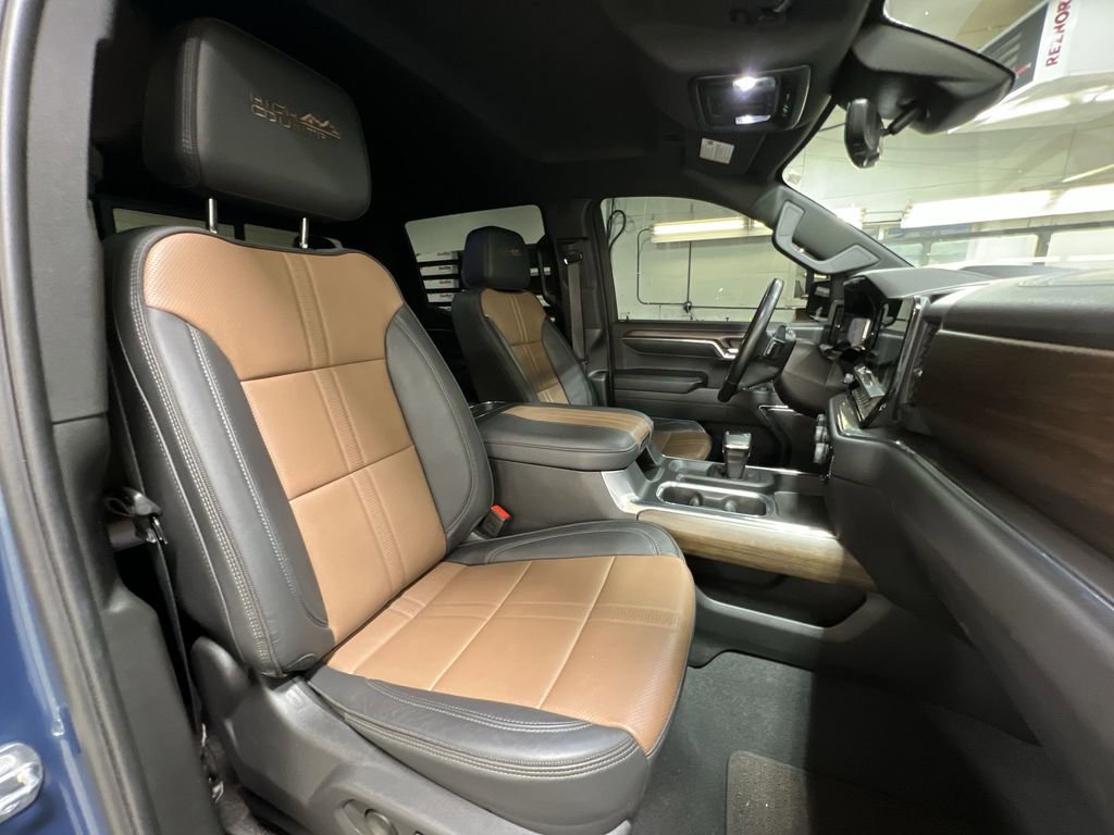 Certified 2024 Chevrolet Silverado 1500 High Country w/ Technology Package image 28