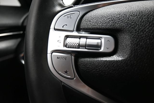 Used 2022 Genesis GV70 2.5T w/ Advanced Package AWD/4WD image 18