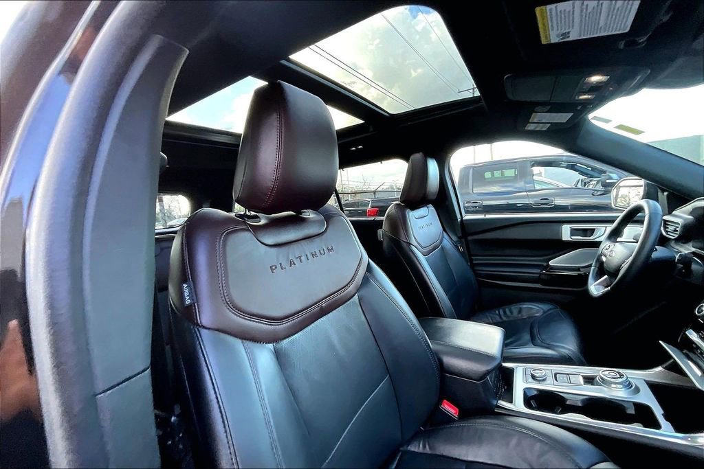 Used 2022 Ford Explorer Platinum w/ Equipment Group 601A image 21