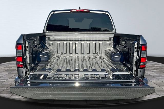 Used 2024 Nissan Frontier SV image 7