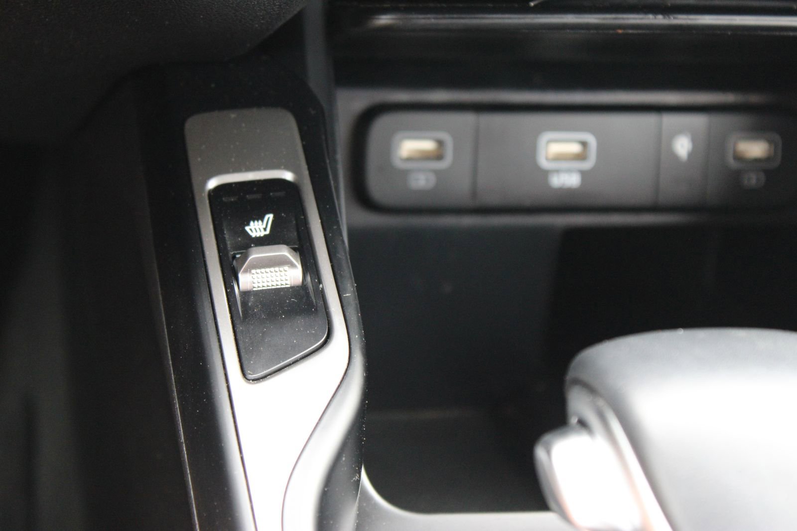 Used 2023 Kia Sorento X-Line EX image 18