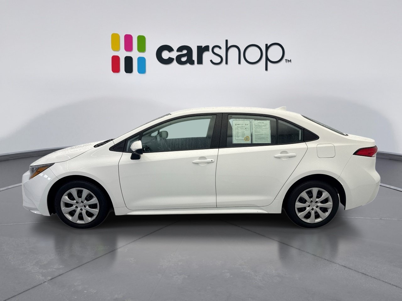 Used 2024 Toyota Corolla LE FWD image 2