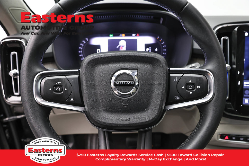 Used 2023 Volvo XC40 B5 Plus AWD/4WD image 11