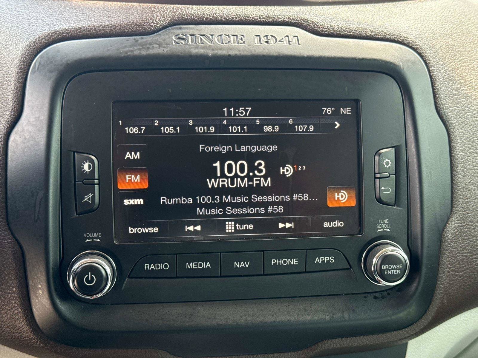 Used 2017 Jeep Renegade Latitude FWD image 20