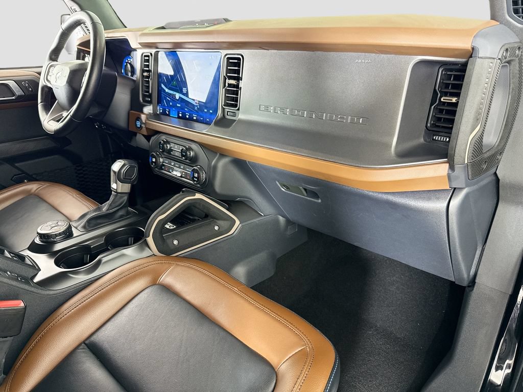 Used 2024 Ford Bronco Outer Banks AWD/4WD image 13