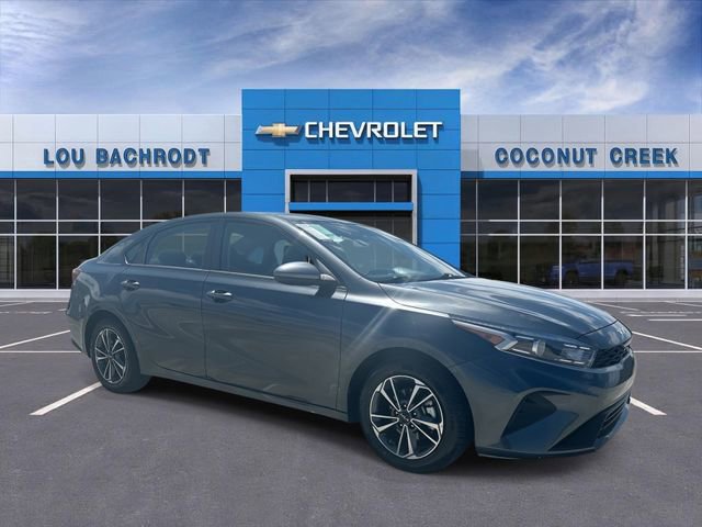 Used 2024 Kia Forte LXS FWD image 2